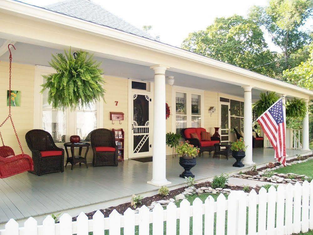 Red Bud Manor Inn Юрика-Спрінгс Екстер'єр фото